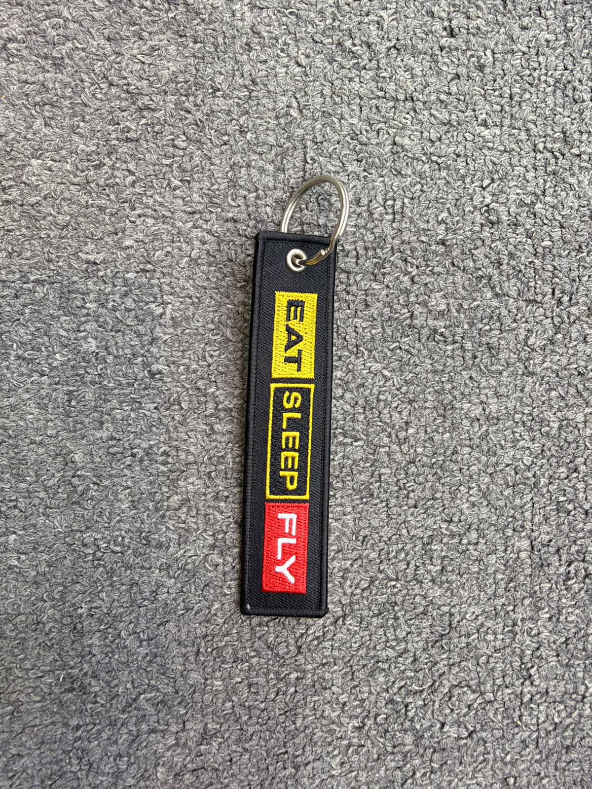 Keychain (12) EAT SLEEP FLY - الصورة 1