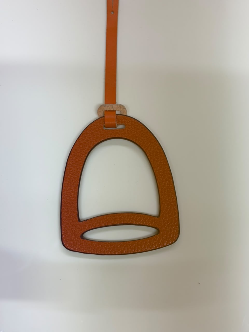 car-hanging-127 تعليقة حدوة الخيل - الصورة 1